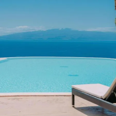 2 Bdr Sea View Apartament