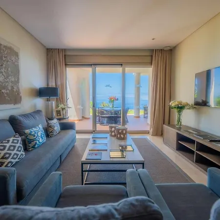2 Bdr Sea View *